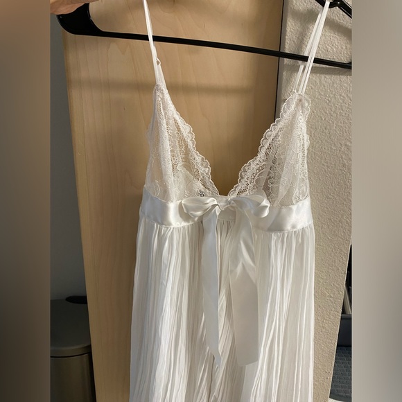 Victoria's Secret || Victoria’s Secret bridal Pleated Lace Babydoll lingerie - Picture 12 of 13